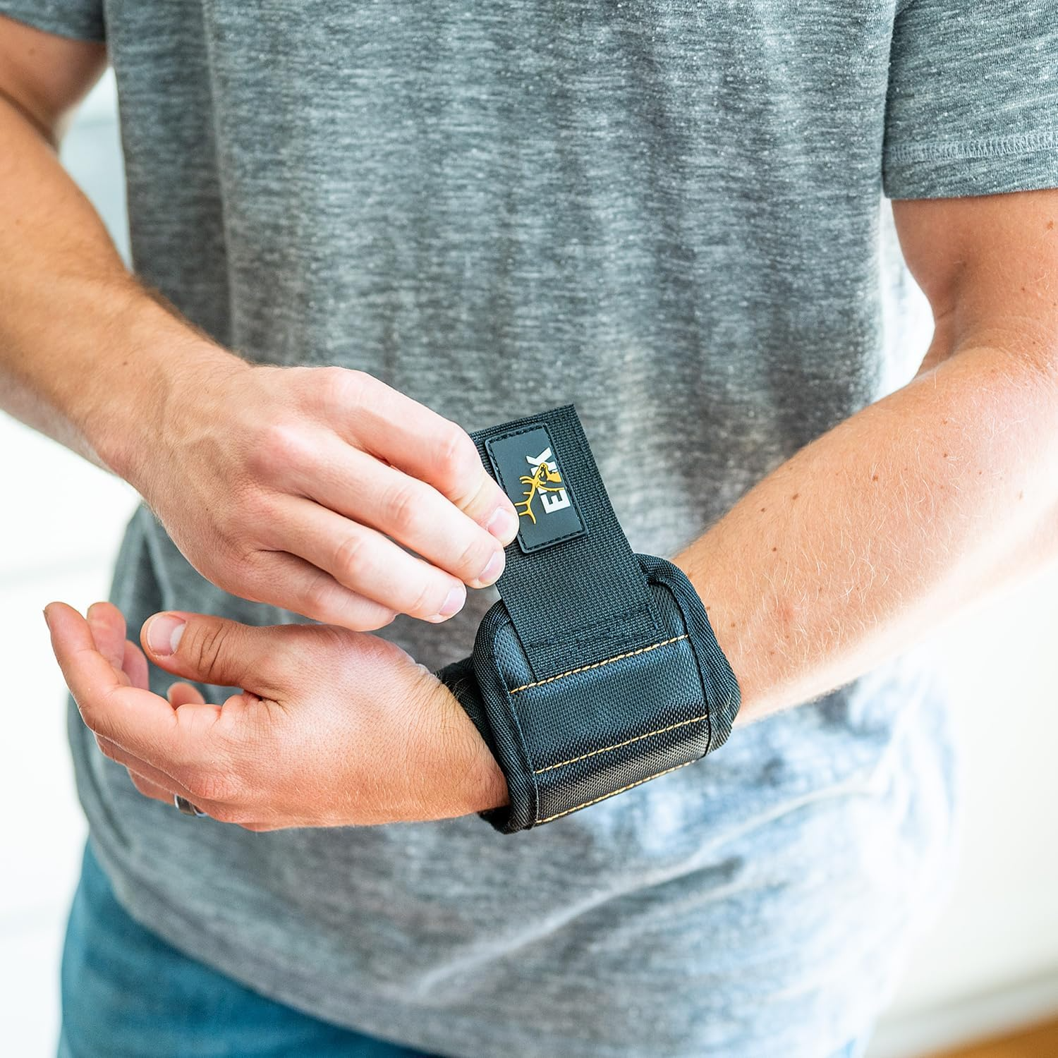 The Essential Handyman Gift Set: Magnetic Wristband, Universal Socket Grip Set and Tape Measure Set for Ultimate Precision and Convenience - Perfect Gift for DIY Home Repairs